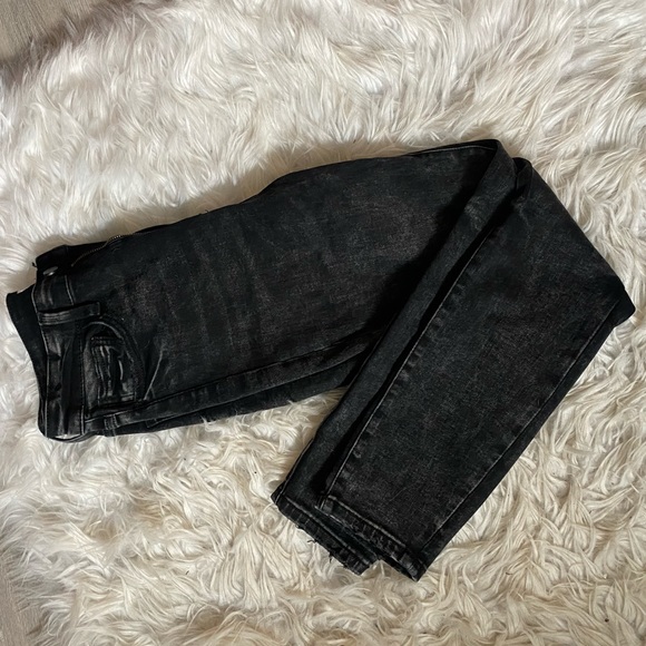 Black, high waisted, acid wash Jean - Picture 3 of 5